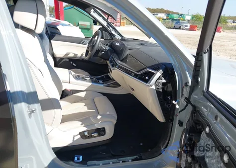 2024 BMW X7 M60I z USA, uszkodzony, nr VIN 5UX33EM00R9V47434